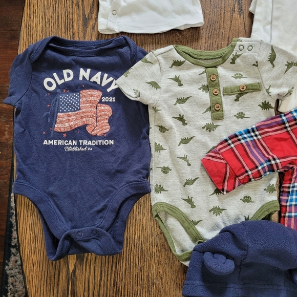 Bundle/Lot Of Baby Boy Tops, Bodysuits, Hoodie Size Boy's 0-3 Months - Picture 3 of 8
